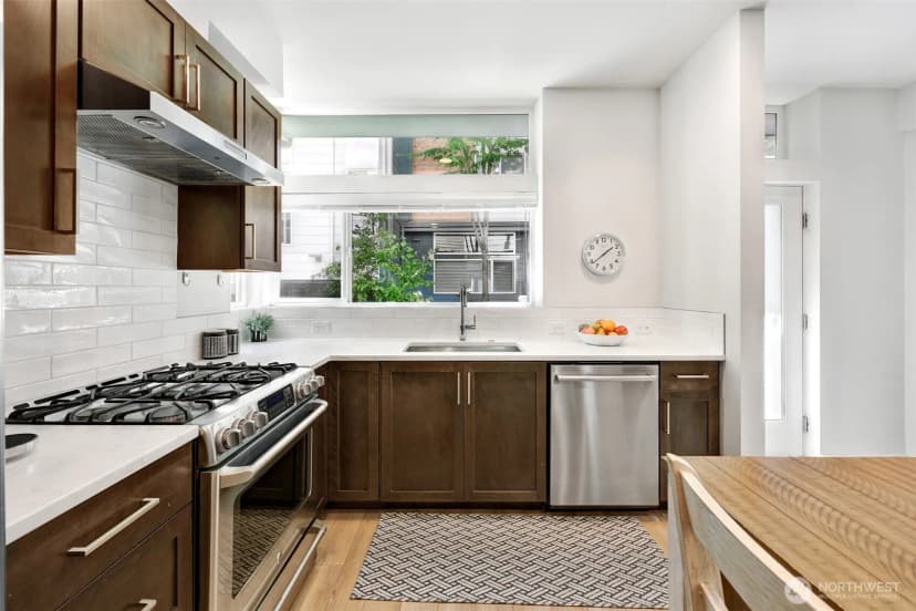 Property photo for 2605 22nd Ave W Unit B #b, Seattle photo 5