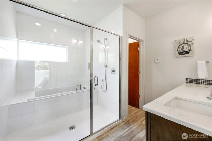 Property photo for 2605 22nd Ave W Unit B #b, Seattle photo 19