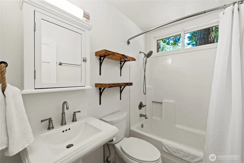 Property photo for 5 Nelson Trail, Henry Island photo 21