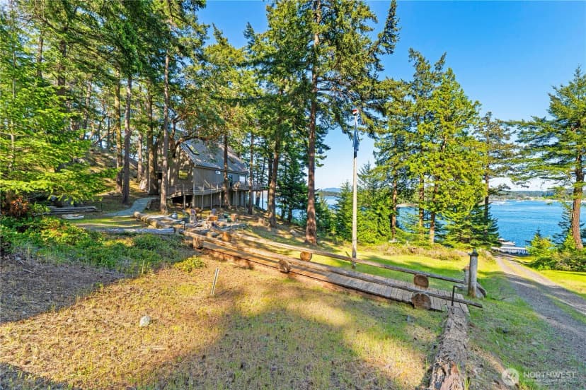 Property photo for 5 Nelson Trail, Henry Island photo 2