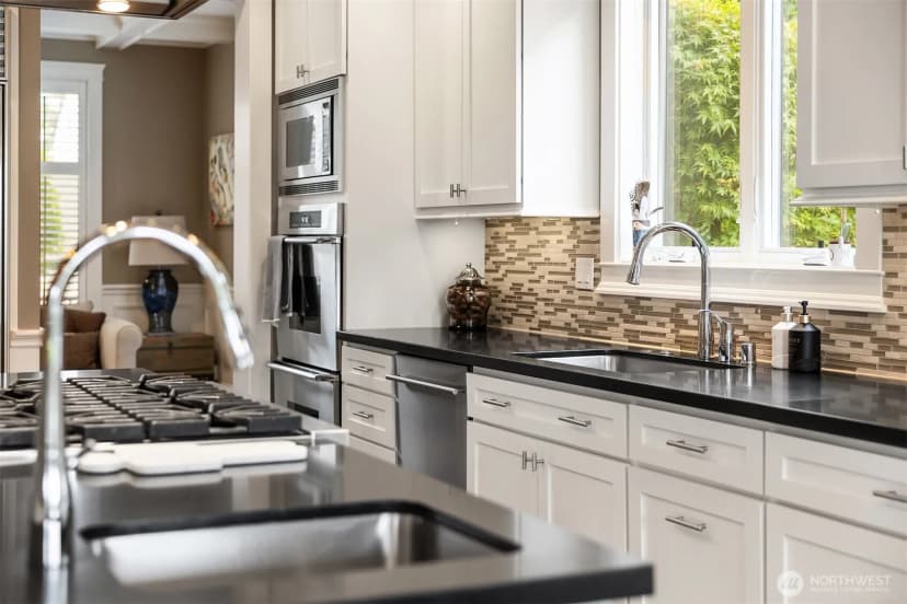 Property photo for 150 Waverly Way, Kirkland photo 11