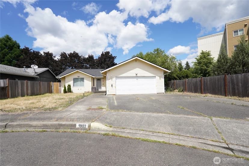 Property photo for 1903 O Court Se, Auburn