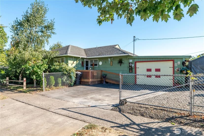 Property photo for 971 19th Avenue, Longview