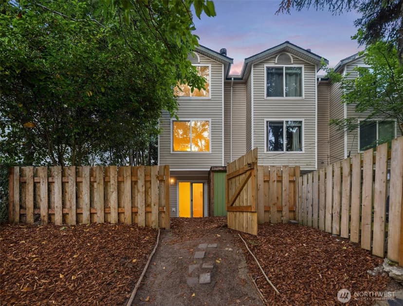 Property photo for 3222 21st Avenue W #a, Seattle