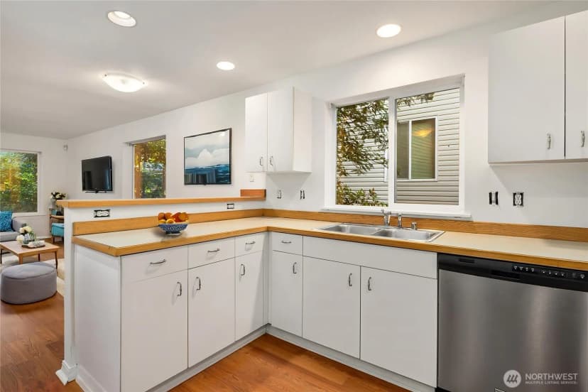 Property photo for 3222 21st Avenue W #a, Seattle photo 8