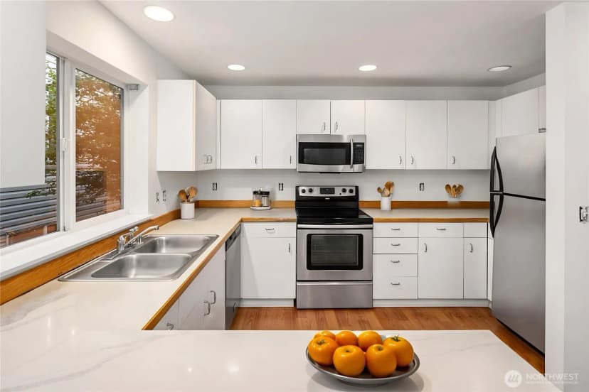 Property photo for 3222 21st Avenue W #a, Seattle photo 6