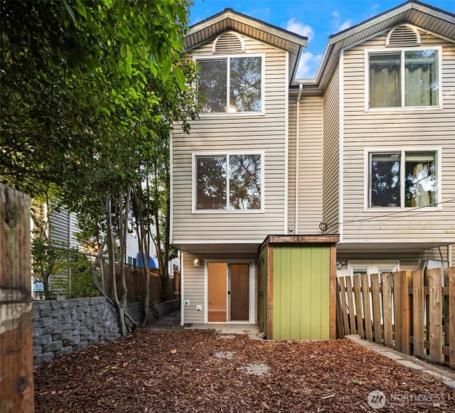 Property photo for 3222 21st Avenue W #a, Seattle photo 2
