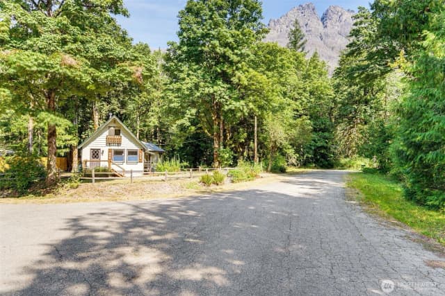 Property photo for 64464 Ne 180th Street, Baring
