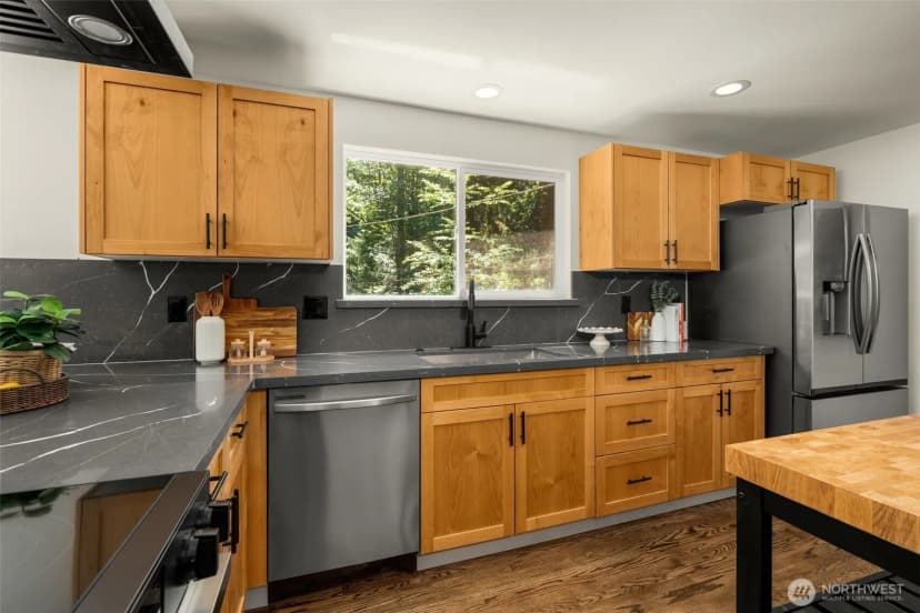 Property photo for 19035 Se 56th Street, Issaquah photo 18