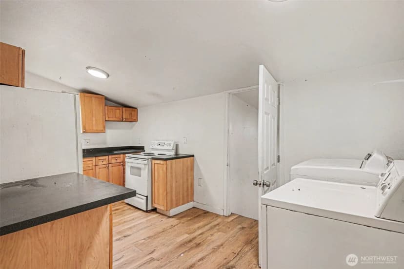 Property photo for 1207 Sw Cambridge Street, Seattle photo 3