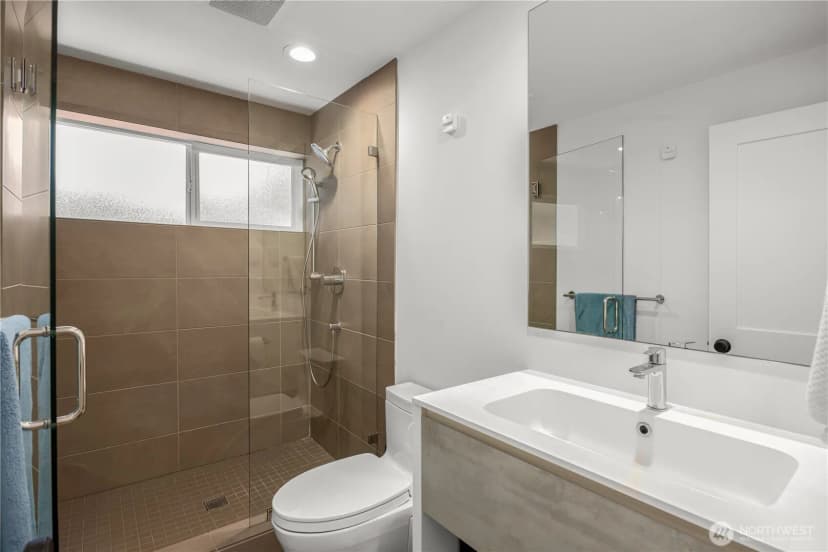 Property photo for 2414 161st Avenue Ne, Bellevue photo 17
