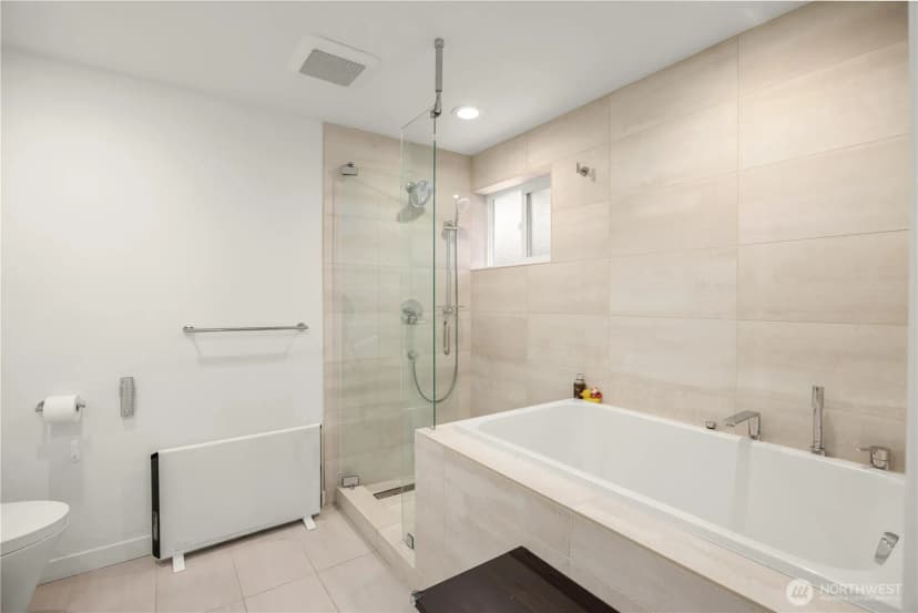 Property photo for 2414 161st Avenue Ne, Bellevue photo 22