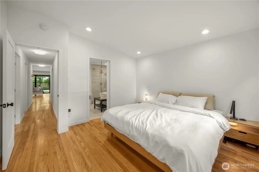 Property photo for 2414 161st Avenue Ne, Bellevue photo 21