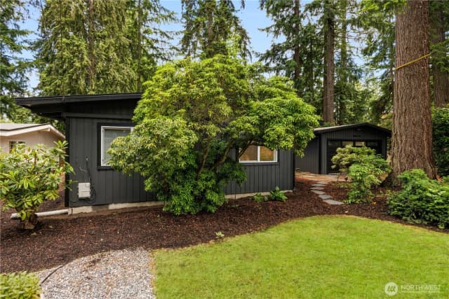 Property photo for 2414 161st Avenue Ne, Bellevue photo 2