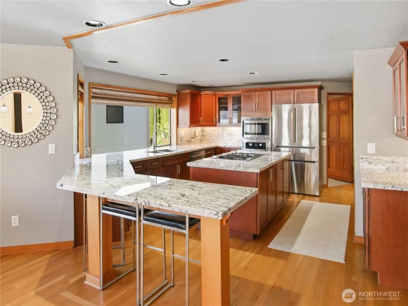 Property photo for 3310 Lake Washington Boulevard N, Renton photo 9