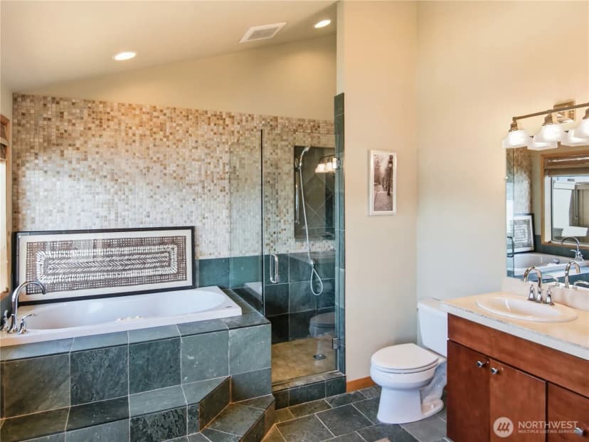 Property photo for 3310 Lake Washington Boulevard N, Renton photo 15