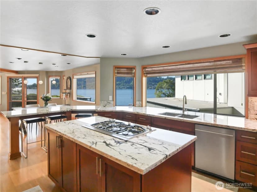 Property photo for 3310 Lake Washington Boulevard N, Renton photo 10