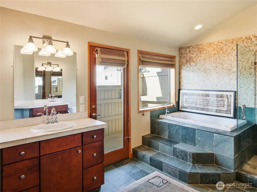 Property photo for 3310 Lake Washington Boulevard N, Renton photo 14