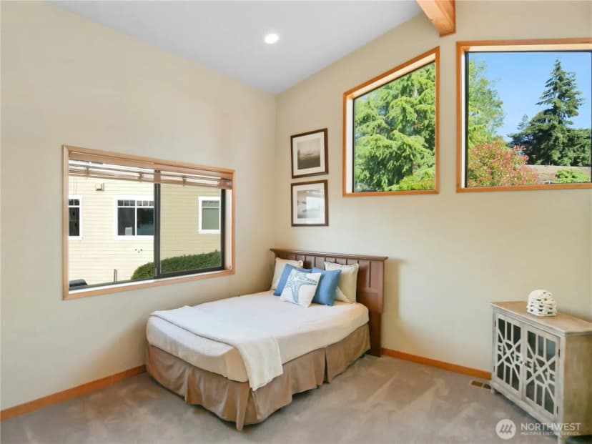 Property photo for 3310 Lake Washington Boulevard N, Renton photo 18