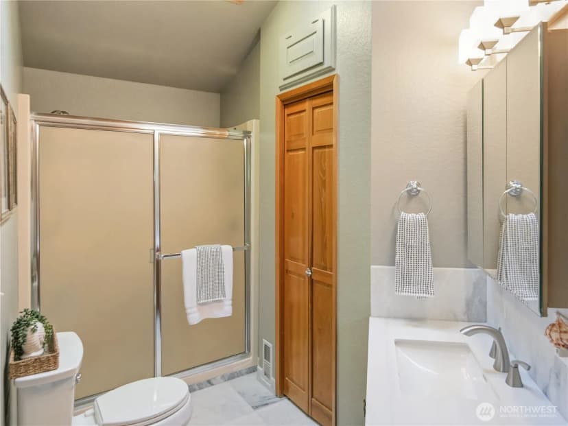 Property photo for 3310 Lake Washington Boulevard N, Renton photo 20