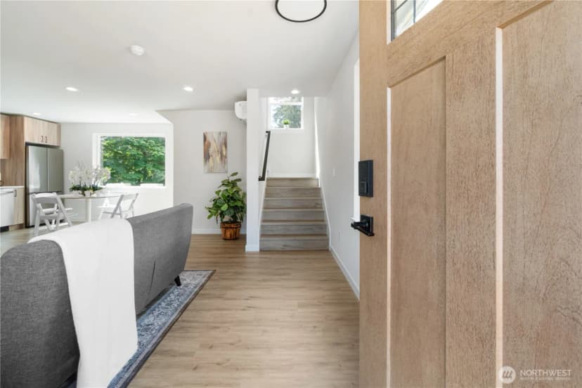 Property photo for 12531 25th Avenue Ne #b, Seattle photo 2