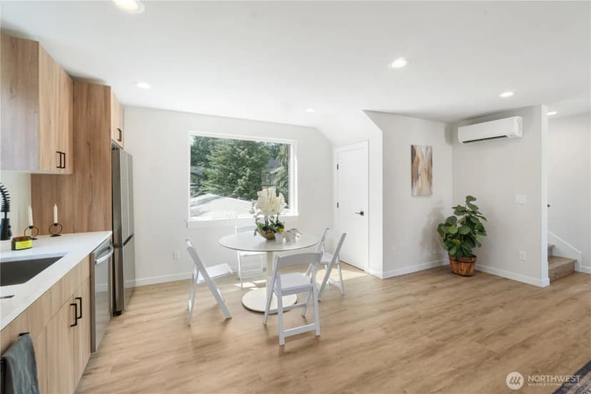 Property photo for 12531 25th Avenue Ne #b, Seattle photo 10