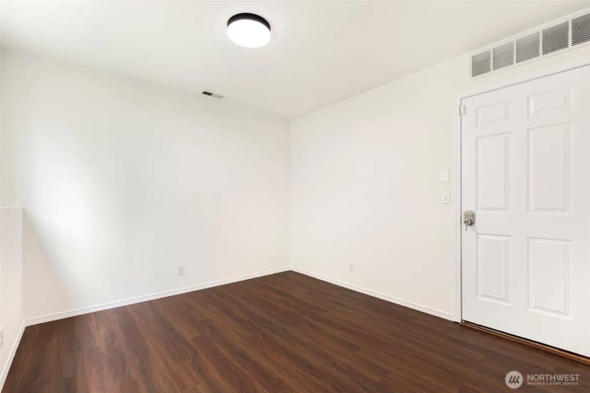 Property photo for 12715 35th Avenue Ne #a, Seattle photo 23