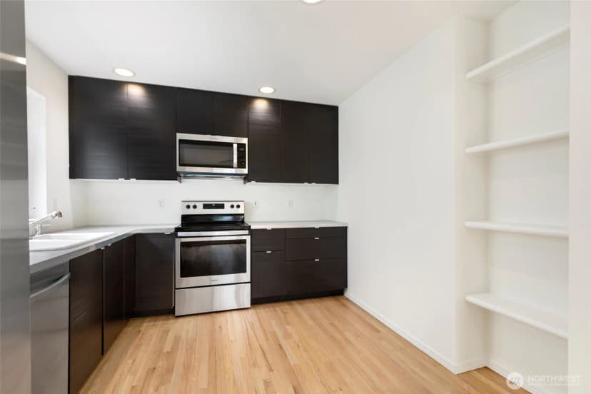 Property photo for 12715 35th Avenue Ne #a, Seattle photo 12