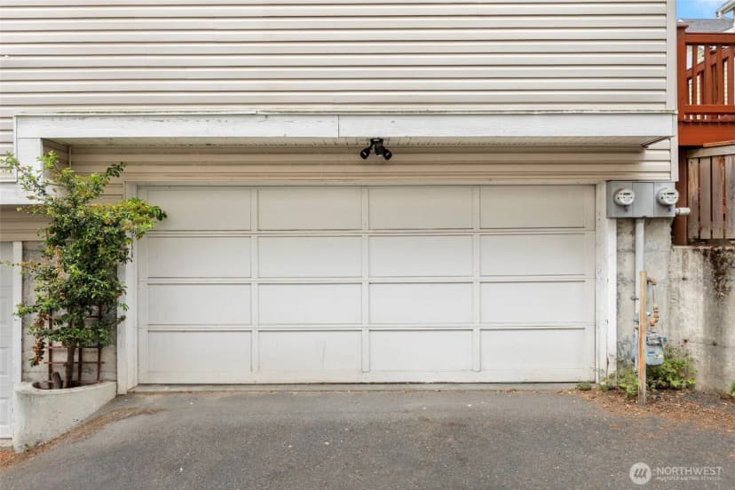 Property photo for 12715 35th Avenue Ne #a, Seattle photo 27
