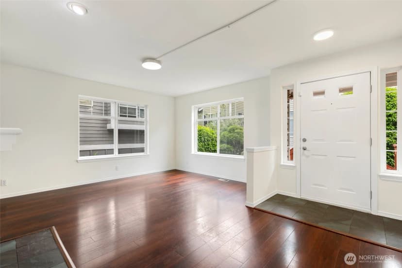 Property photo for 12715 35th Avenue Ne #a, Seattle photo 3