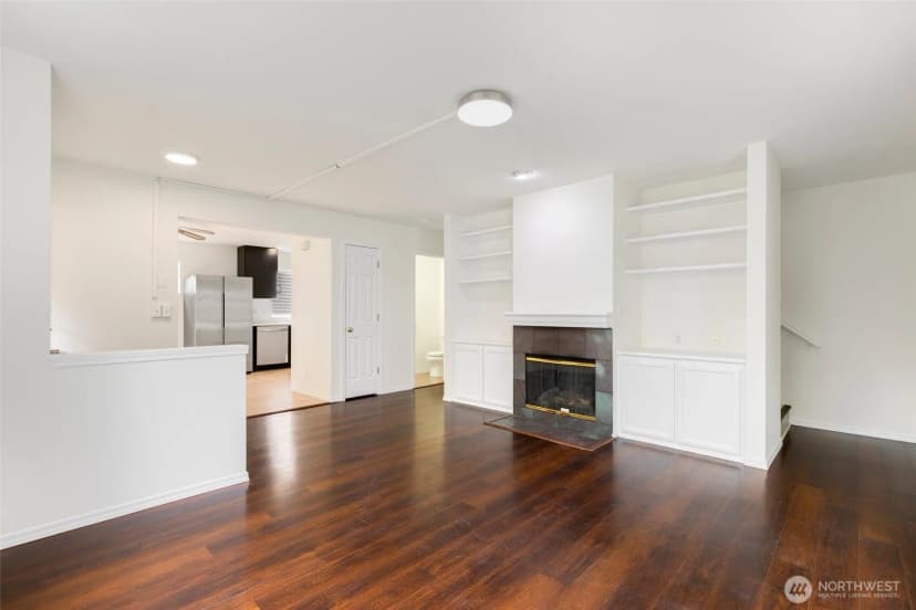 Property photo for 12715 35th Avenue Ne #a, Seattle photo 6