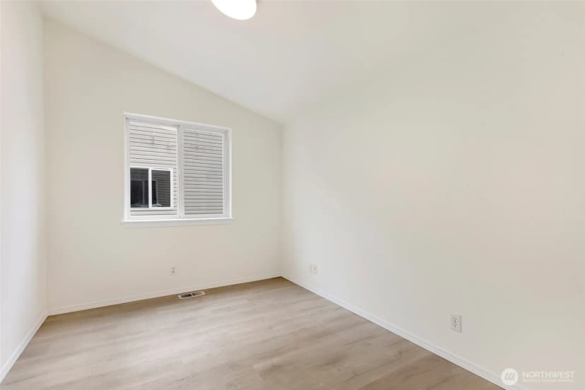 Property photo for 12715 35th Avenue Ne #a, Seattle photo 19