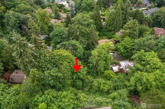 Property photo for 13737 41st Avenue Ne, Seattle photo 4