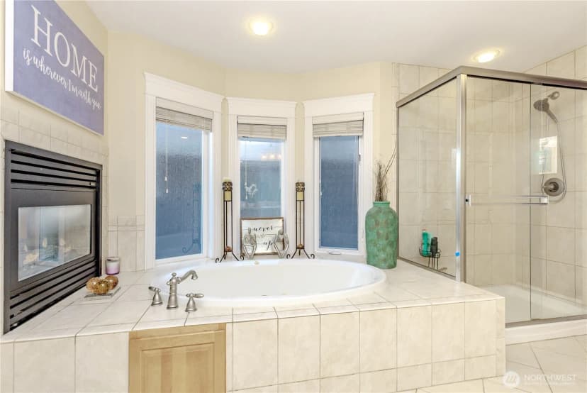 Property photo for 1829 Se 8th Place, Renton photo 21