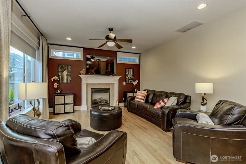 Property photo for 1829 Se 8th Place, Renton photo 7