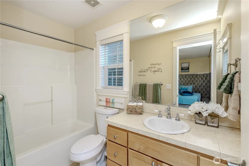 Property photo for 1829 Se 8th Place, Renton photo 24