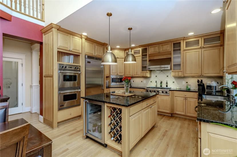 Property photo for 1829 Se 8th Place, Renton photo 4