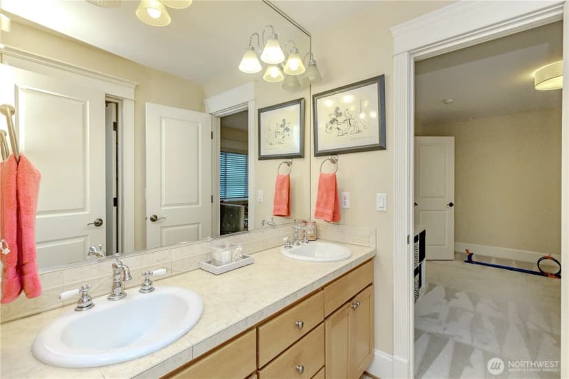 Property photo for 1829 Se 8th Place, Renton photo 26