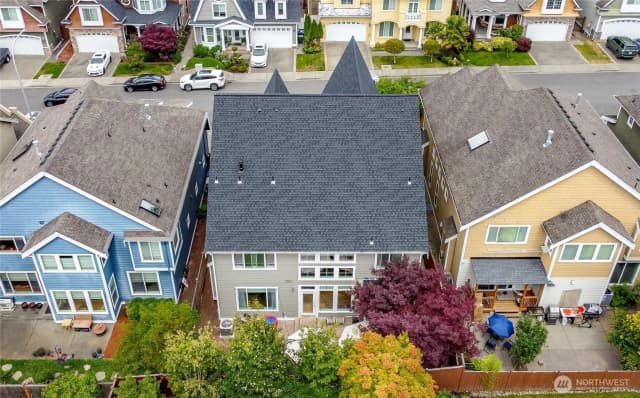 Property photo for 1829 Se 8th Place, Renton photo 3