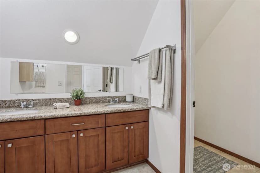 Property photo for 511 Van De Vanter Avenue, Kent photo 17