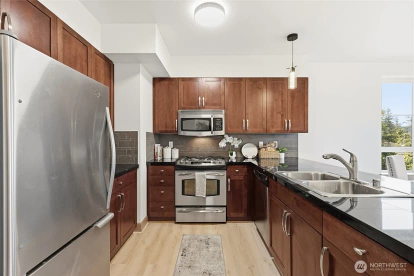 Property photo for 1880 25th Avenue Ne #305, Issaquah photo 14