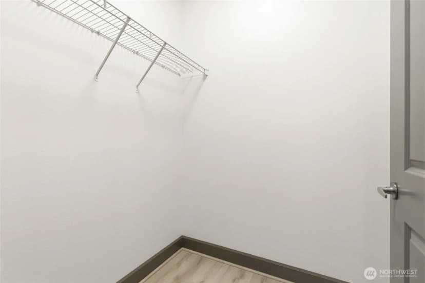 Property photo for 1880 25th Avenue Ne #305, Issaquah photo 23