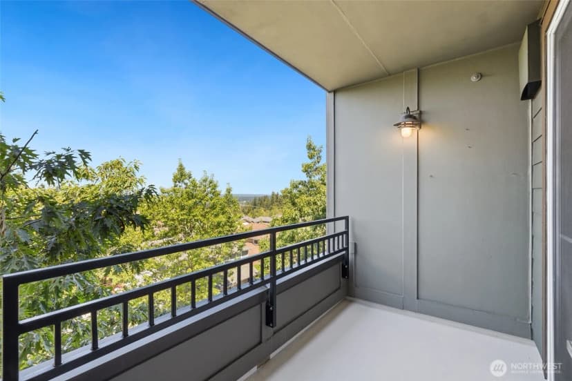 Property photo for 1880 25th Avenue Ne #305, Issaquah photo 6