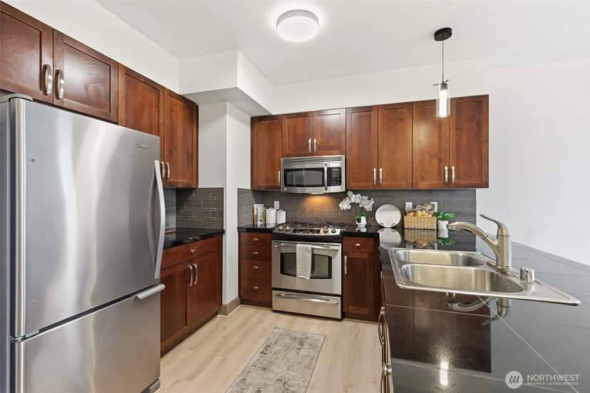Property photo for 1880 25th Avenue Ne #305, Issaquah photo 15