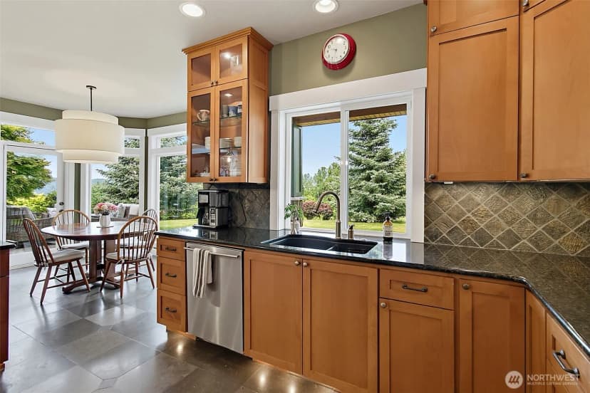 Property photo for 6402 Fairway Place Se, Snoqualmie photo 18