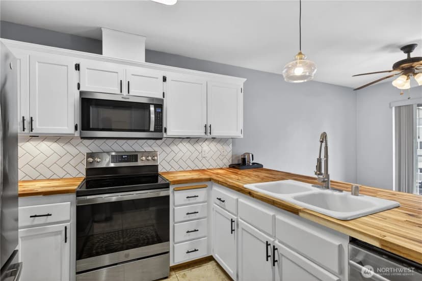 Property photo for 1670 Sw Mulberry Drive #b302, Oak Harbor photo 5