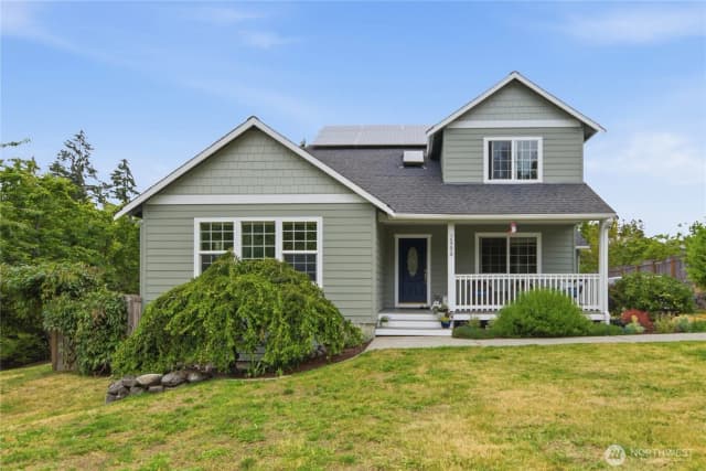 Property photo for 2484 Soundview Drive Ne, Bainbridge Island