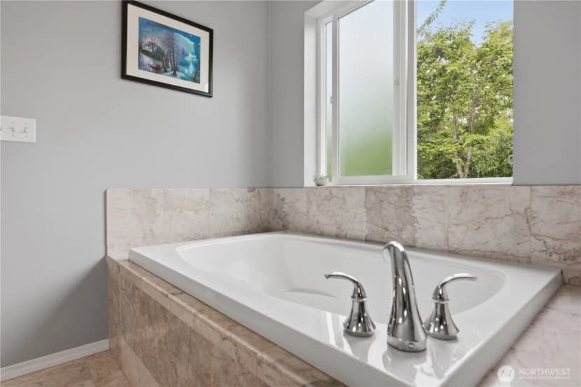 Property photo for 2484 Soundview Drive Ne, Bainbridge Island photo 26