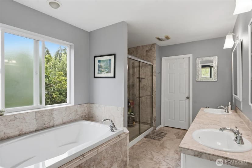 Property photo for 2484 Soundview Drive Ne, Bainbridge Island photo 24