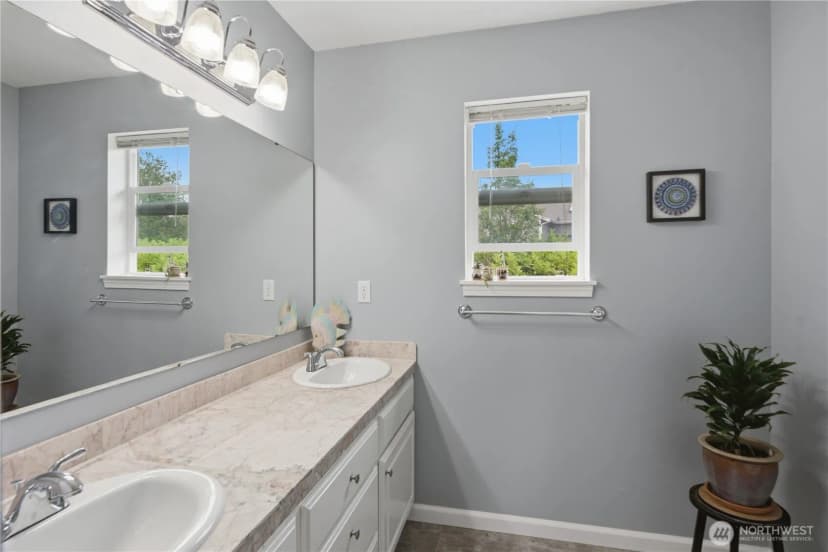 Property photo for 2484 Soundview Drive Ne, Bainbridge Island photo 32